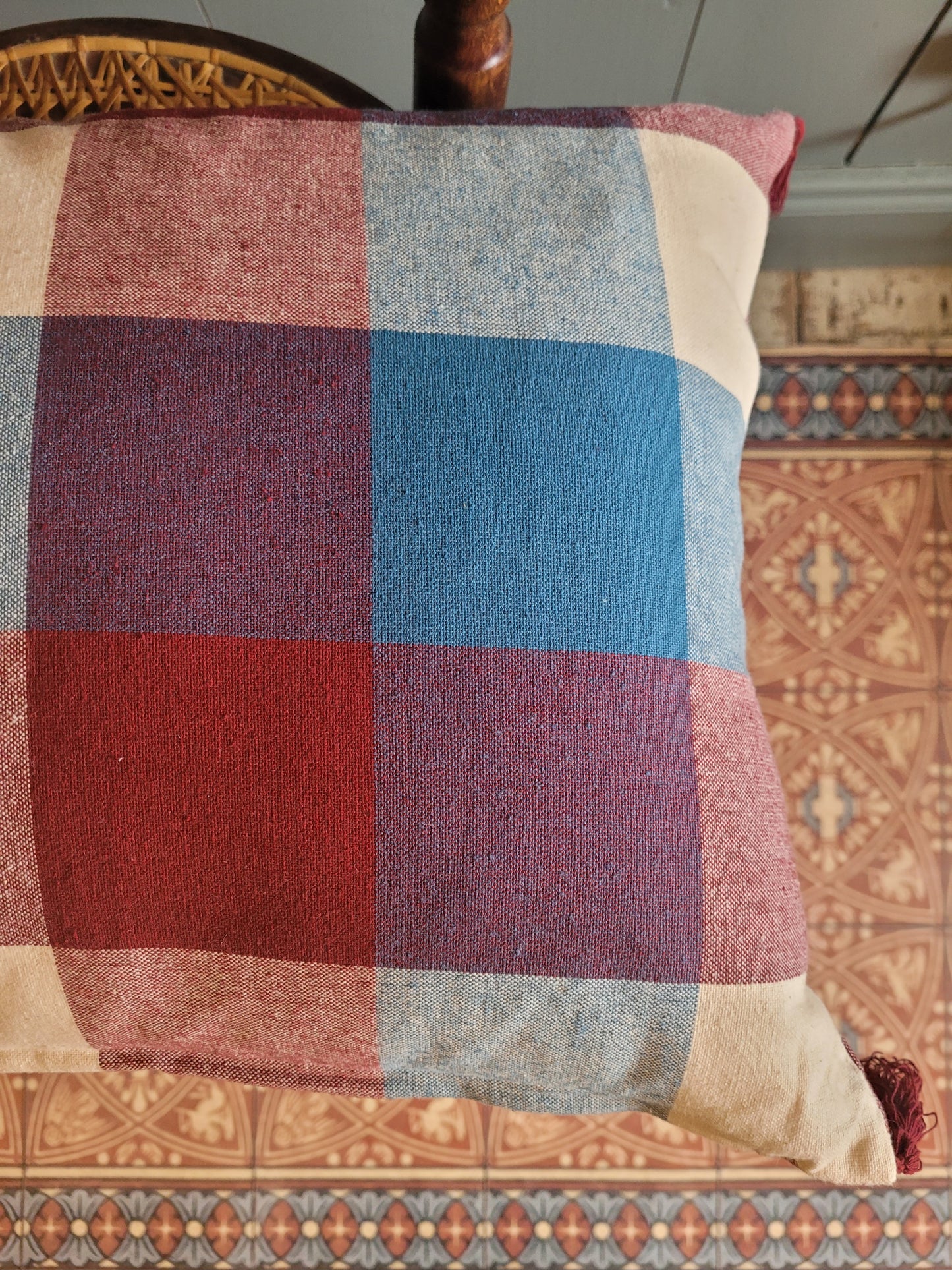 Check Cushion