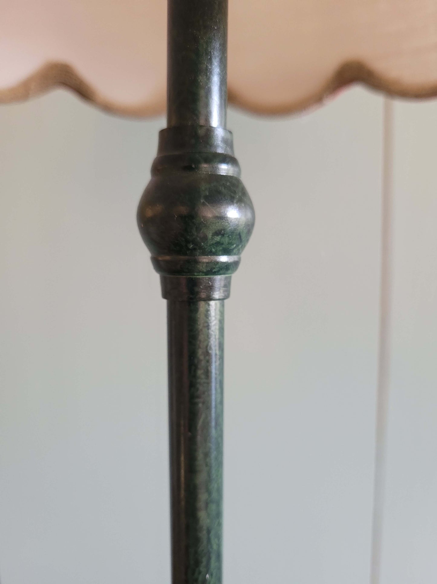 Contemporary Lamp With Scallop Shade