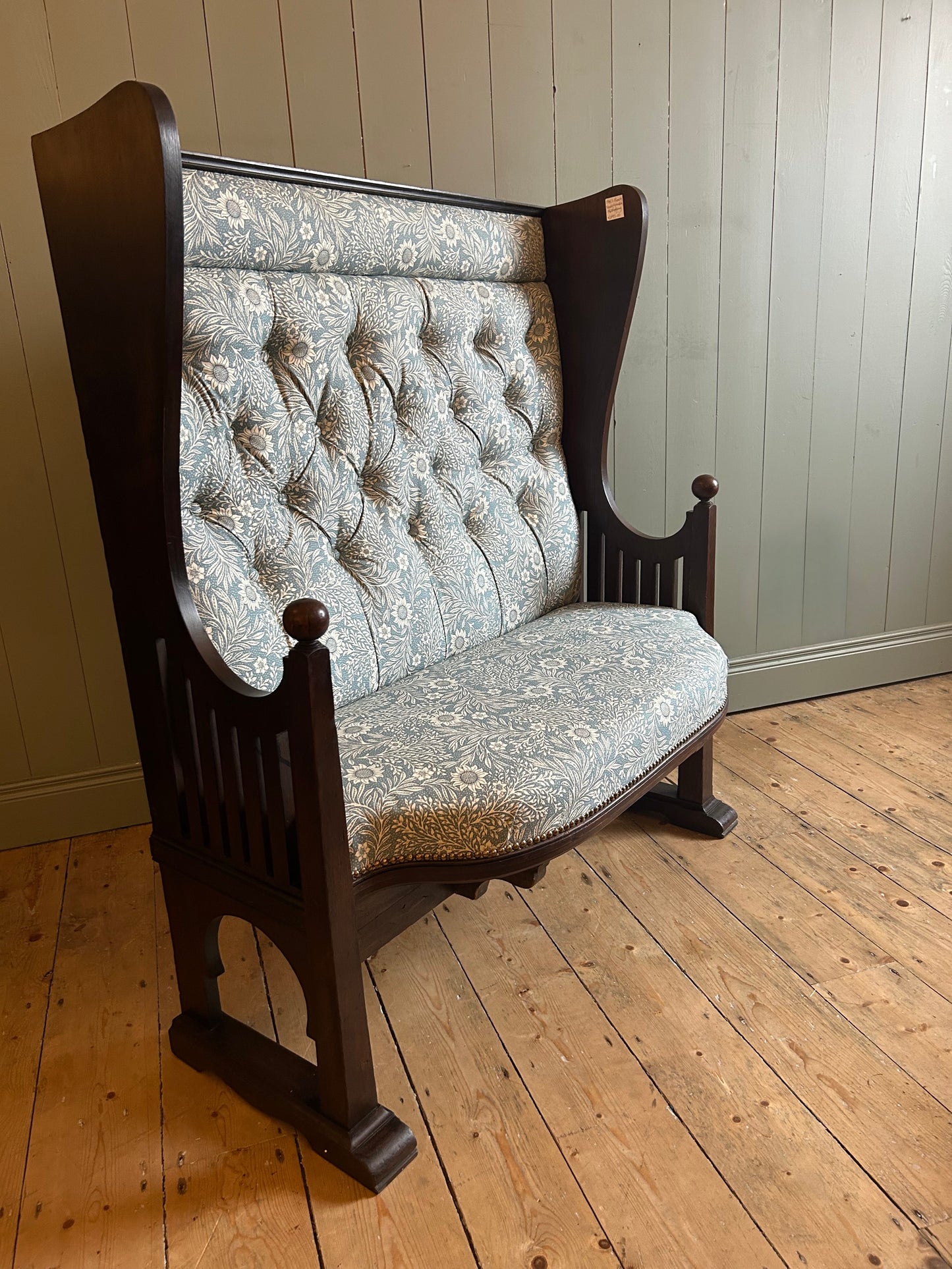 Arts & Crafts Settle Bench with William Morris fabric