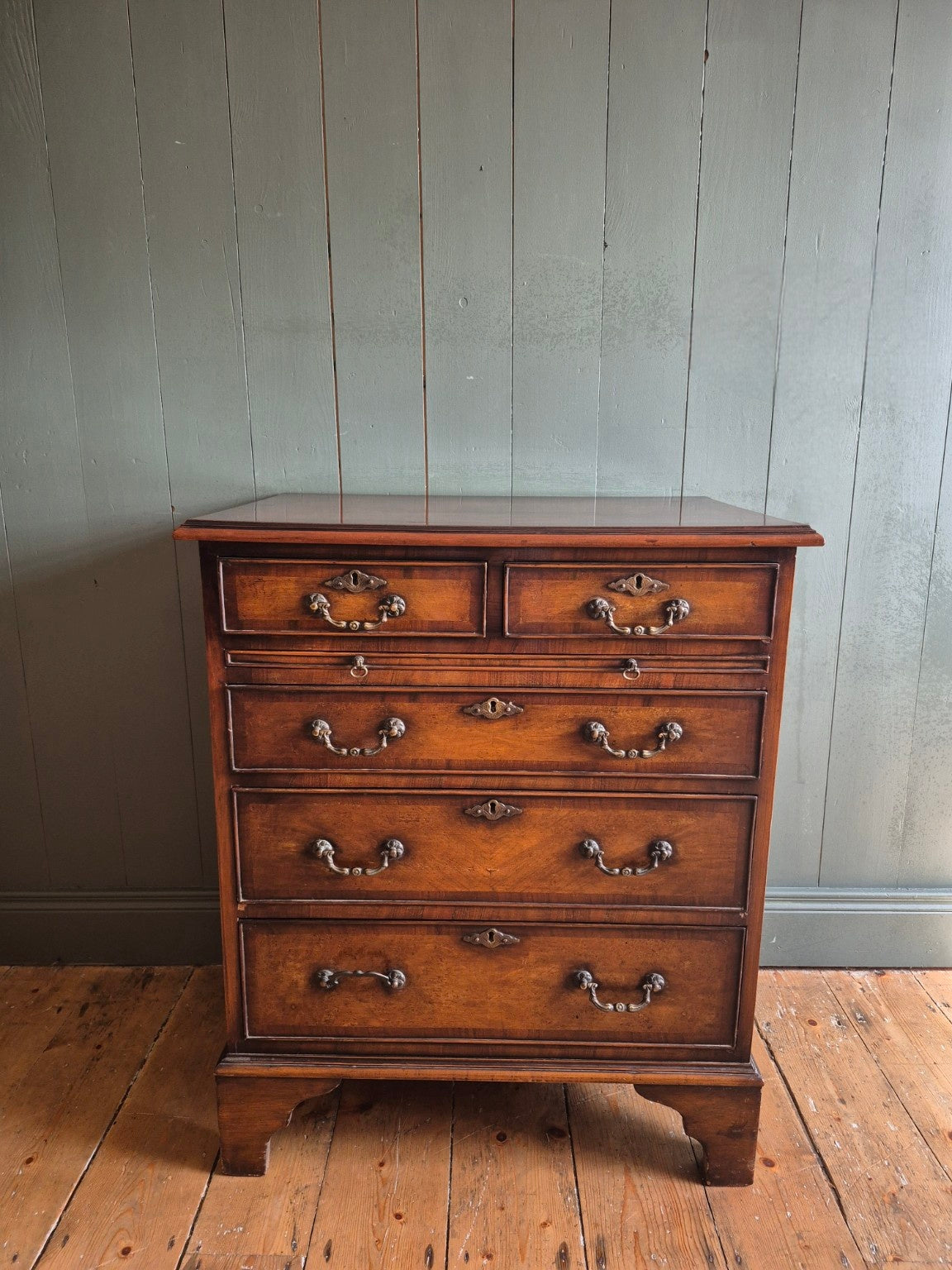 Edwardian Bachelors Chest