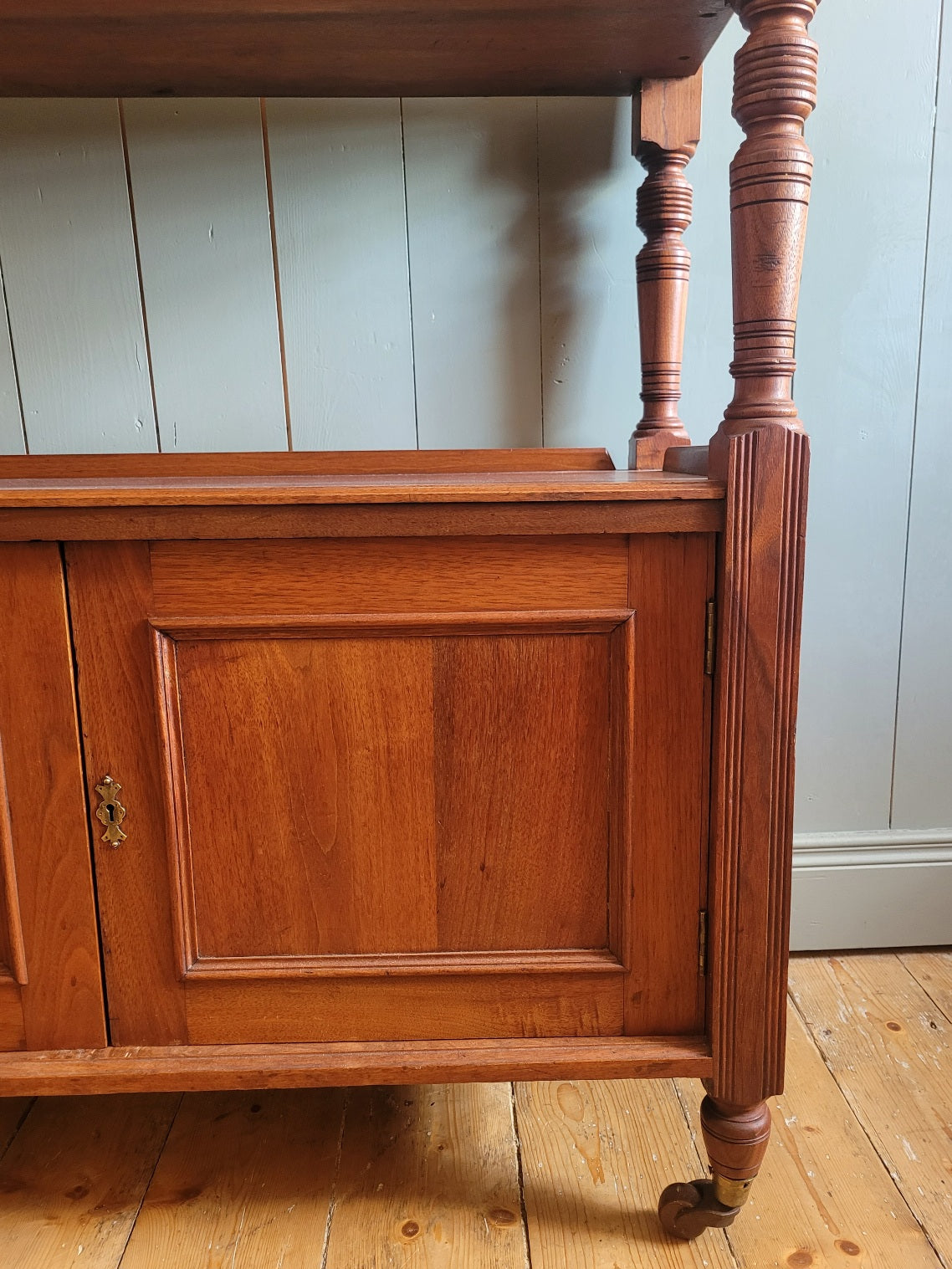 Edwardian Mahogany Dumbwaiter
