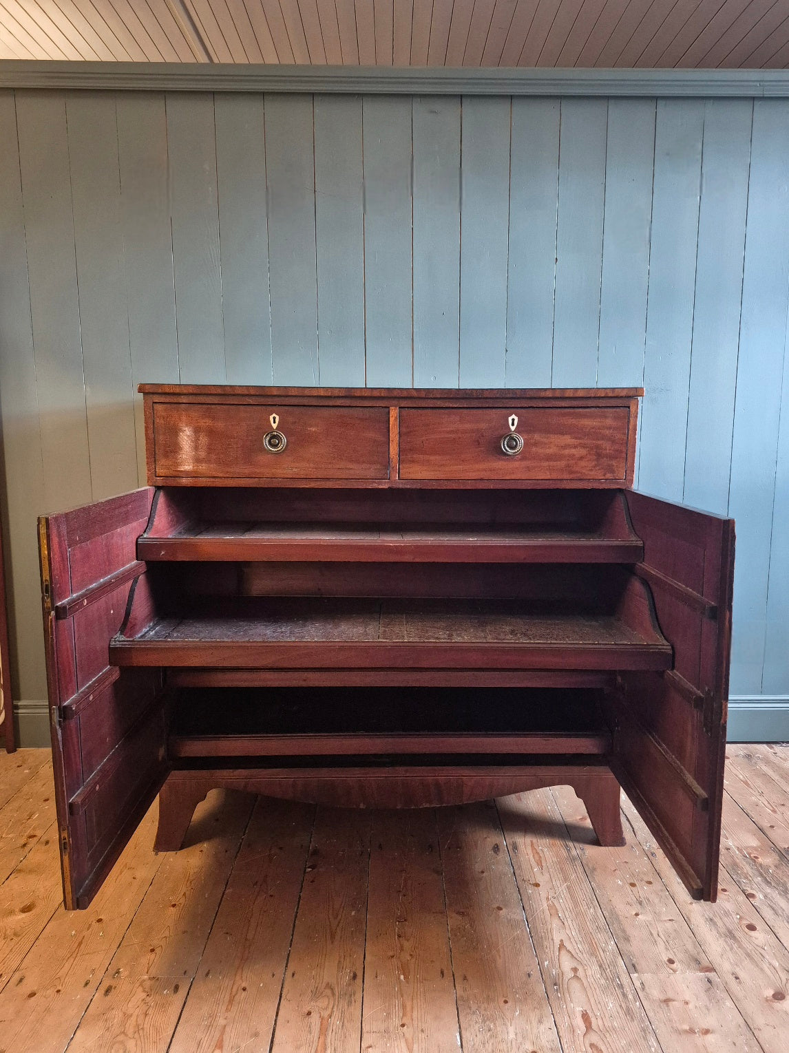 Georgian Mahogany Cabinet