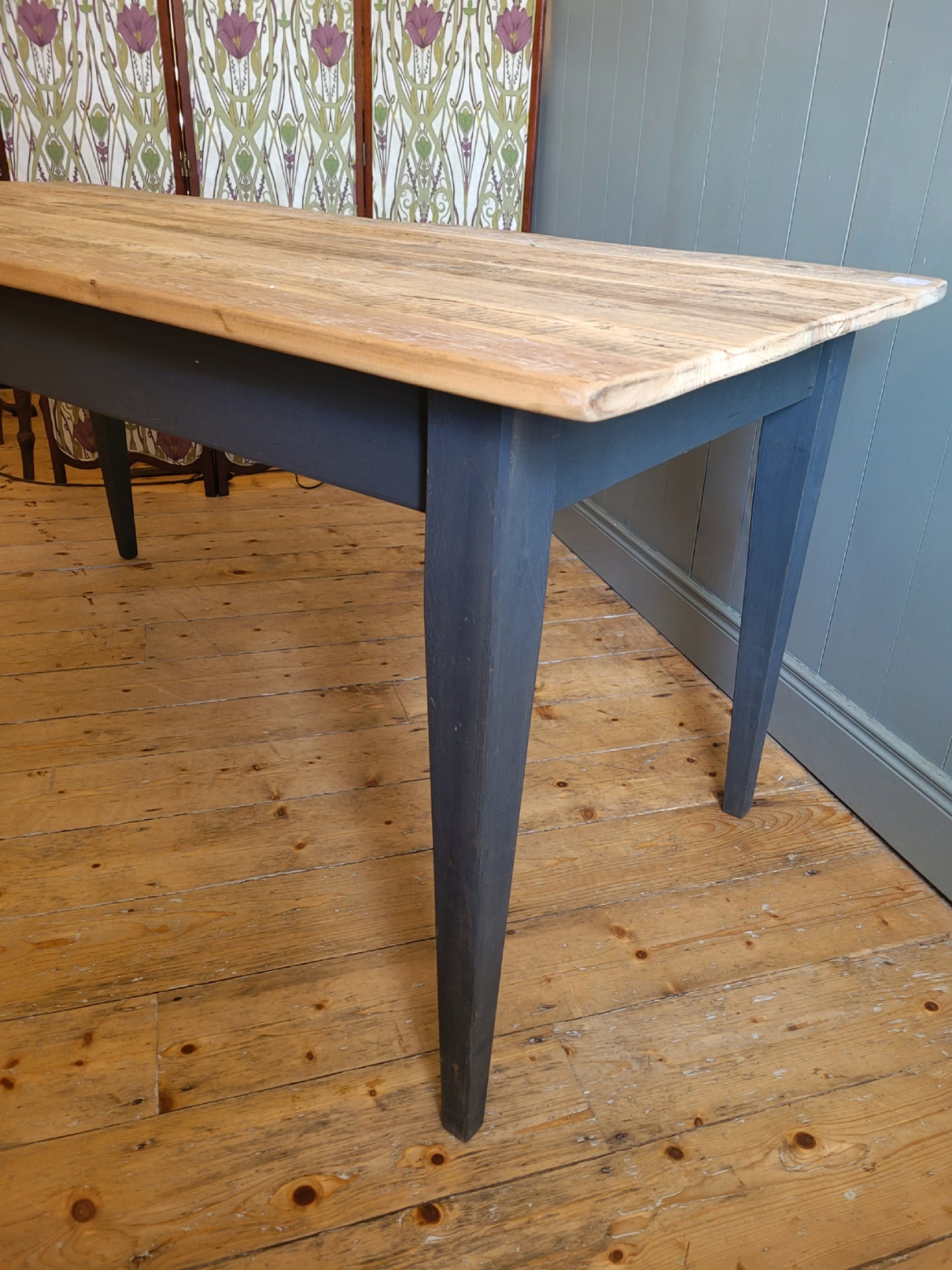Reclaimed Pine Top Tapered Leg Dining Table