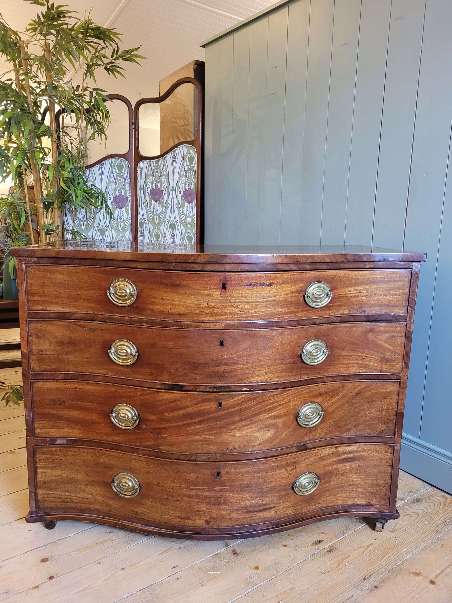 Regency Serpentine Chest of Drawers
