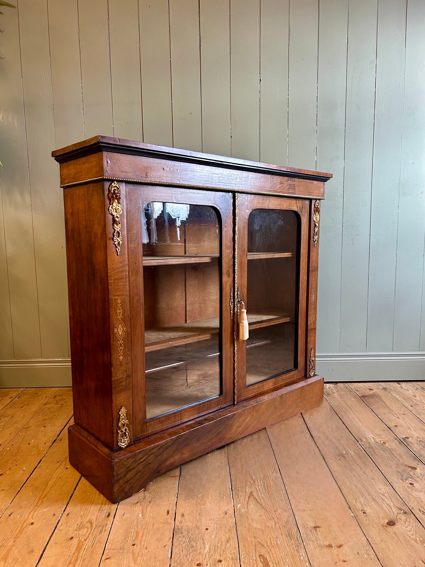 Victorian 2-Door Pier Cabinet