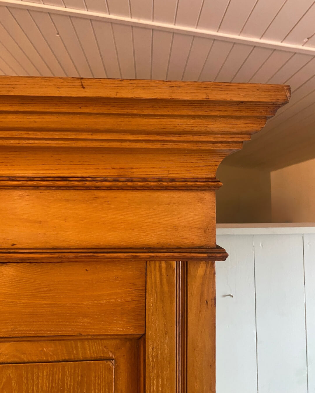 Victorian Ash Compactum Wardrobe