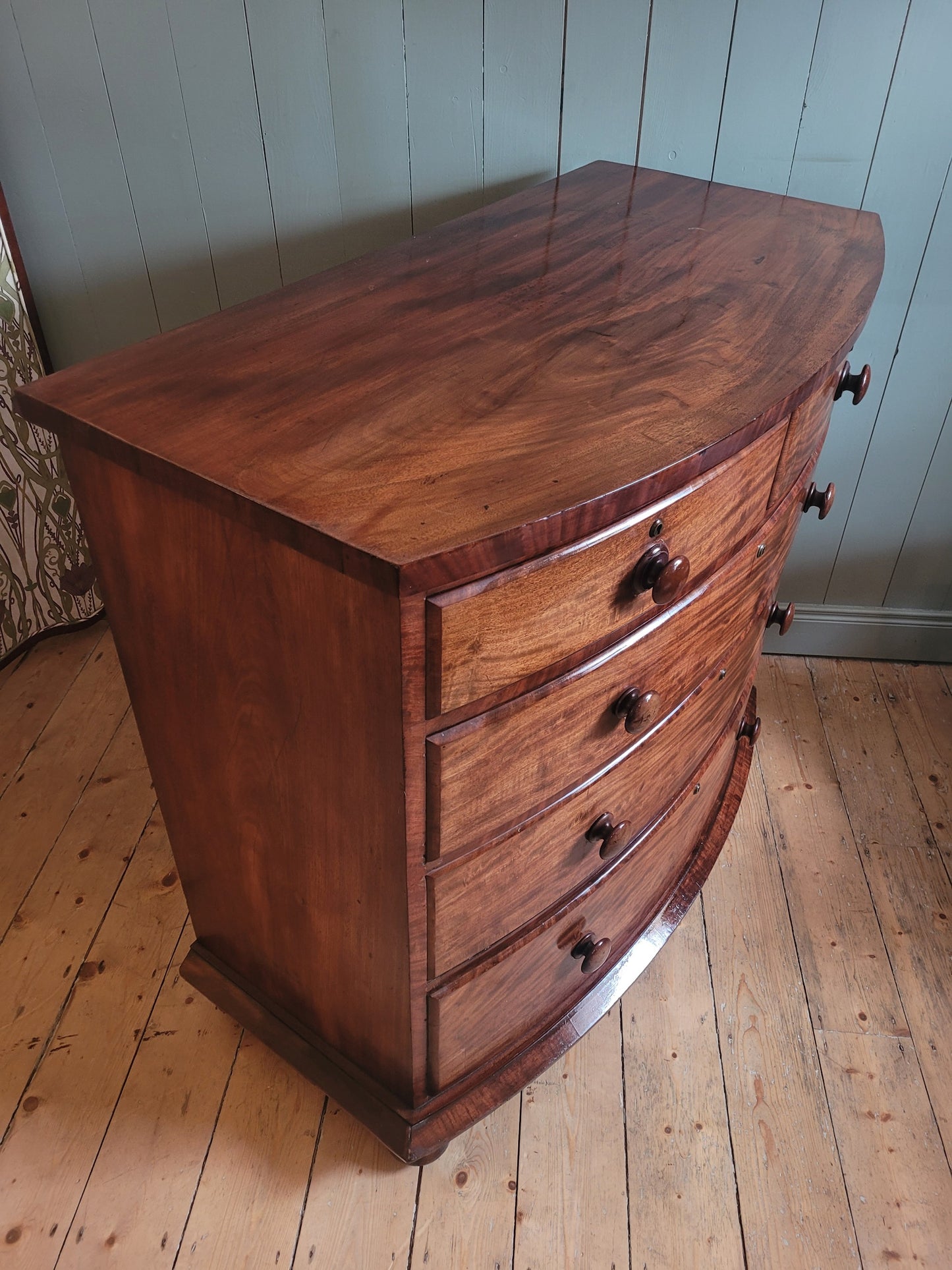 Victorian Bow Front Chest of Drawers