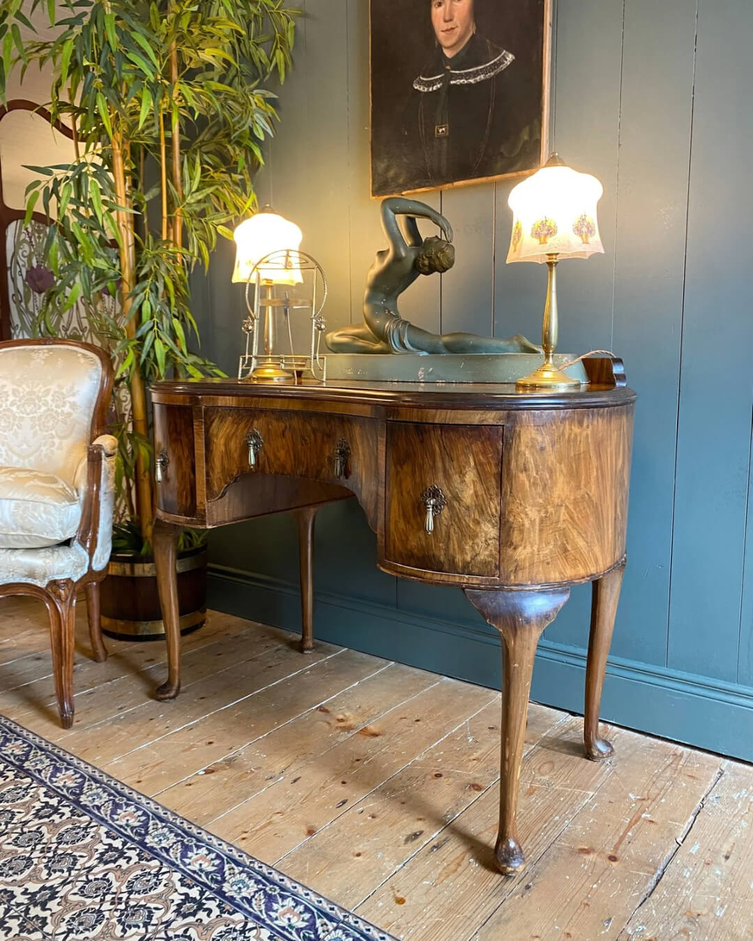 1920s Burr Walnut Kidney Shaped Dressing Table