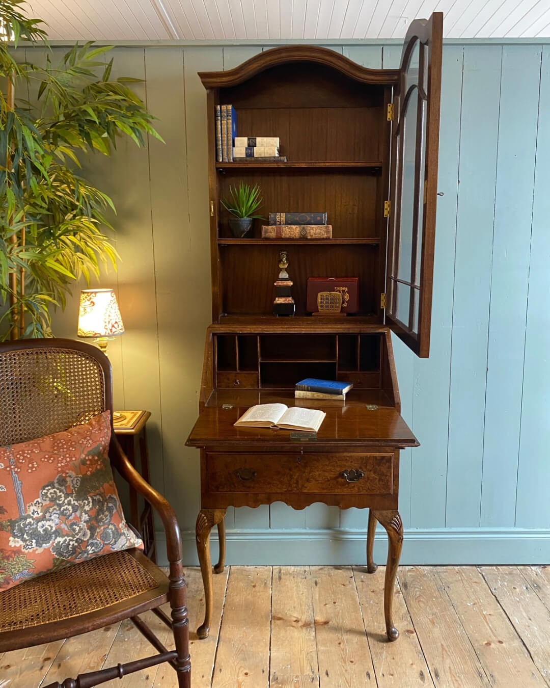 1930s Queen Anne Style Bureau/Bookcase