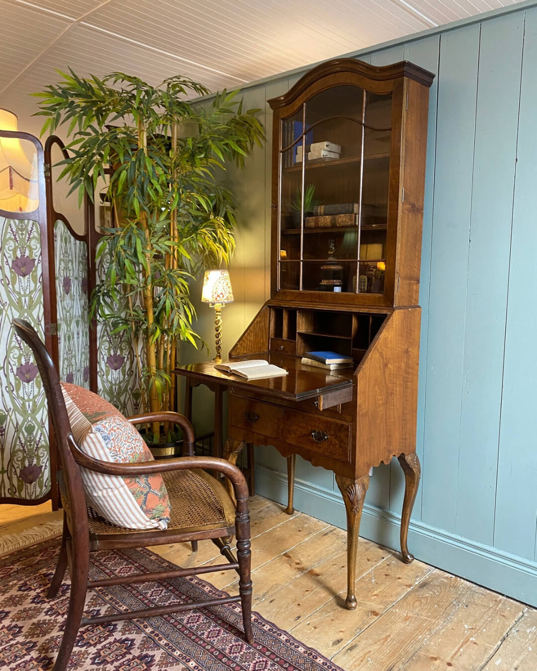 1930s Queen Anne Style Bureau/Bookcase