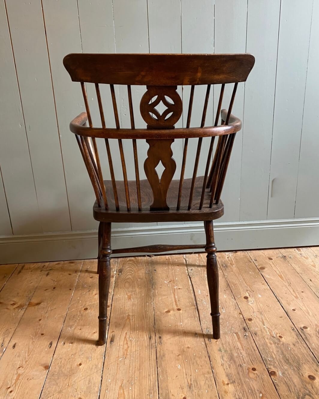 19th Century Yew and Elm Windsor Armchair