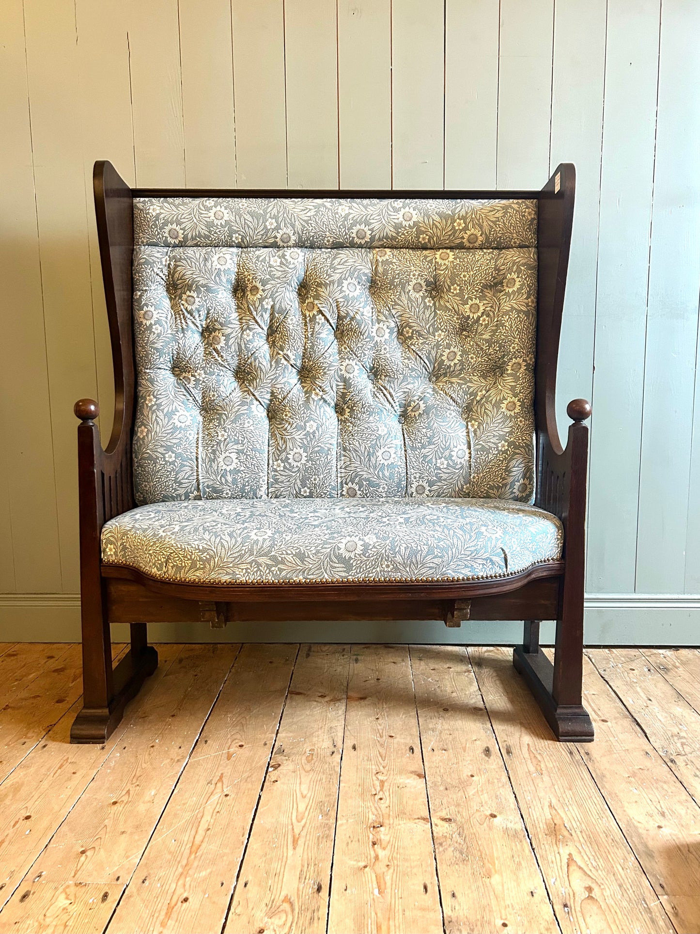 Arts & Crafts Settle Bench with William Morris fabric
