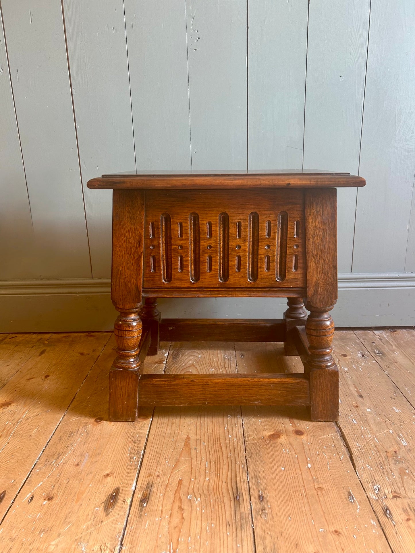 Arts & Crafts Oak Storage Stool