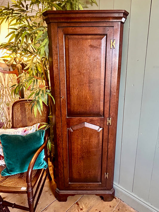 Arts & Crafts Oak Corner Cupboard, c.1900–1920