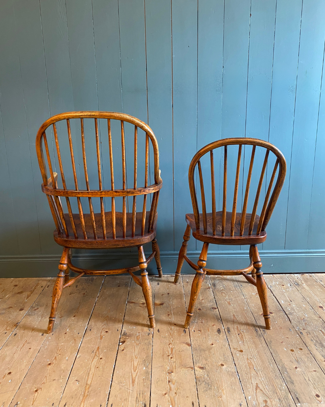 Set of 8 Windsor Dining Chairs