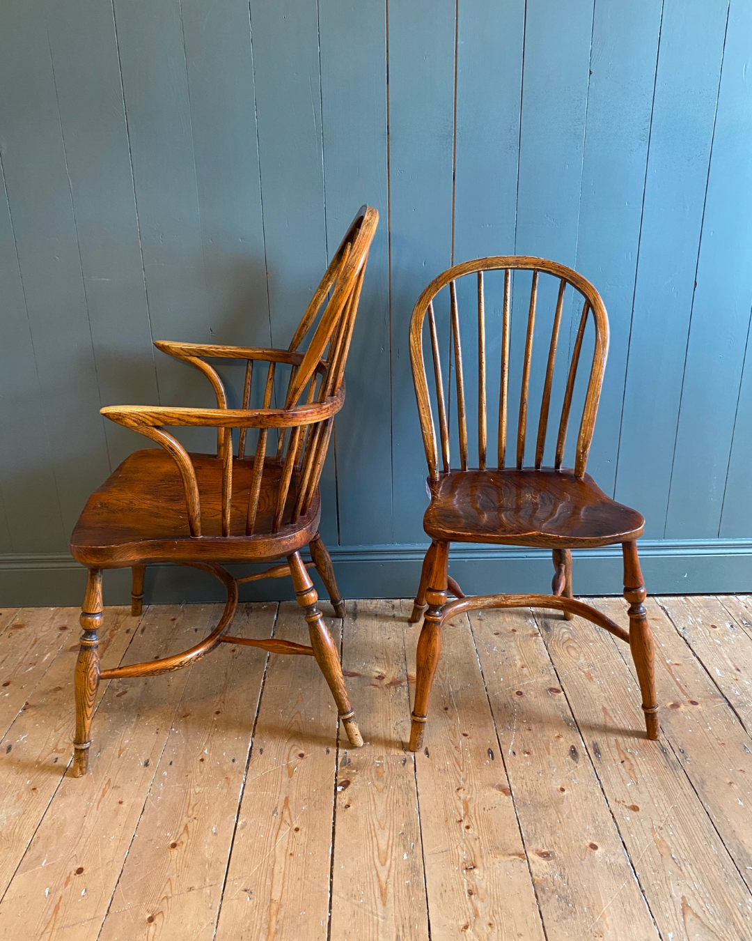 Set of 8 Windsor Dining Chairs