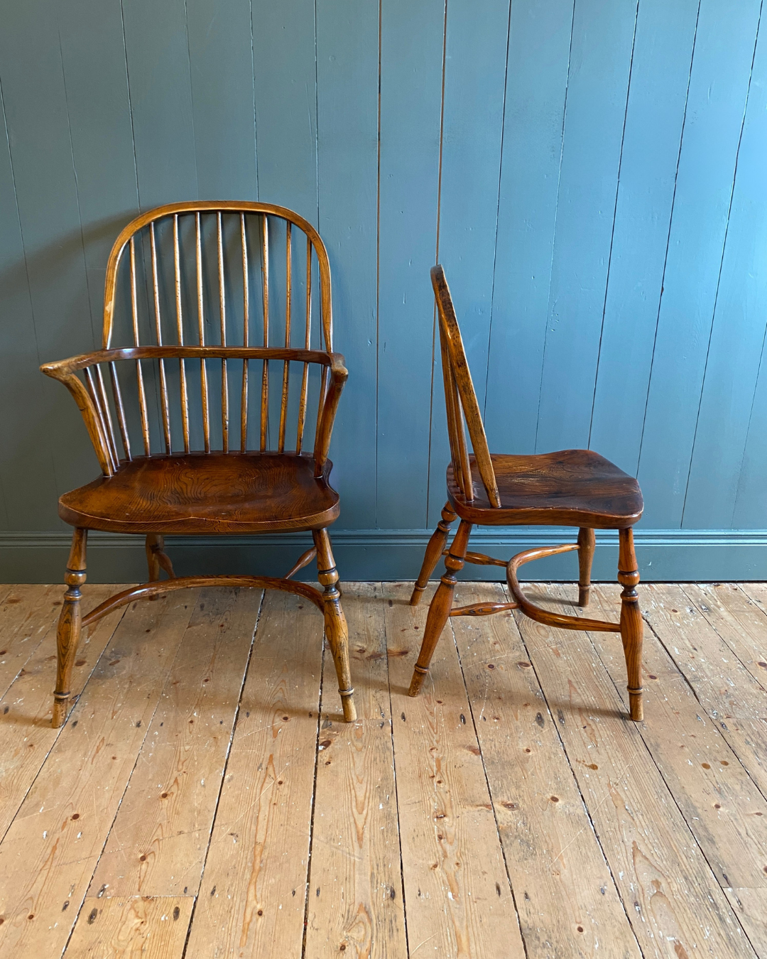 Set of 8 Windsor Dining Chairs