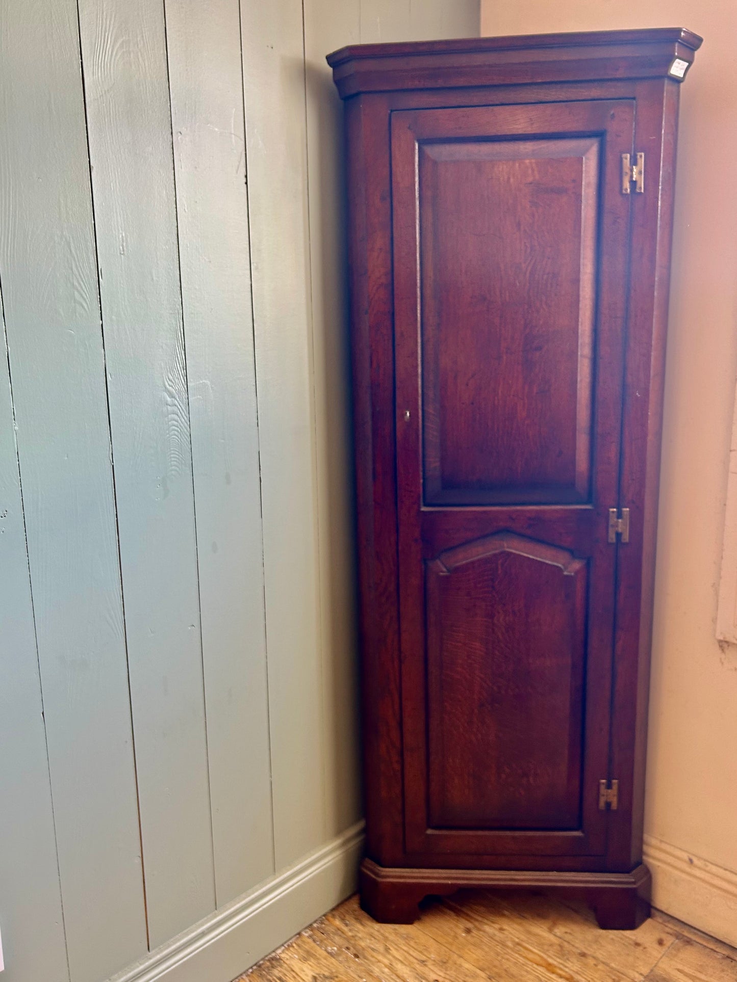 Arts & Crafts Oak Corner Cupboard, c.1900–1920