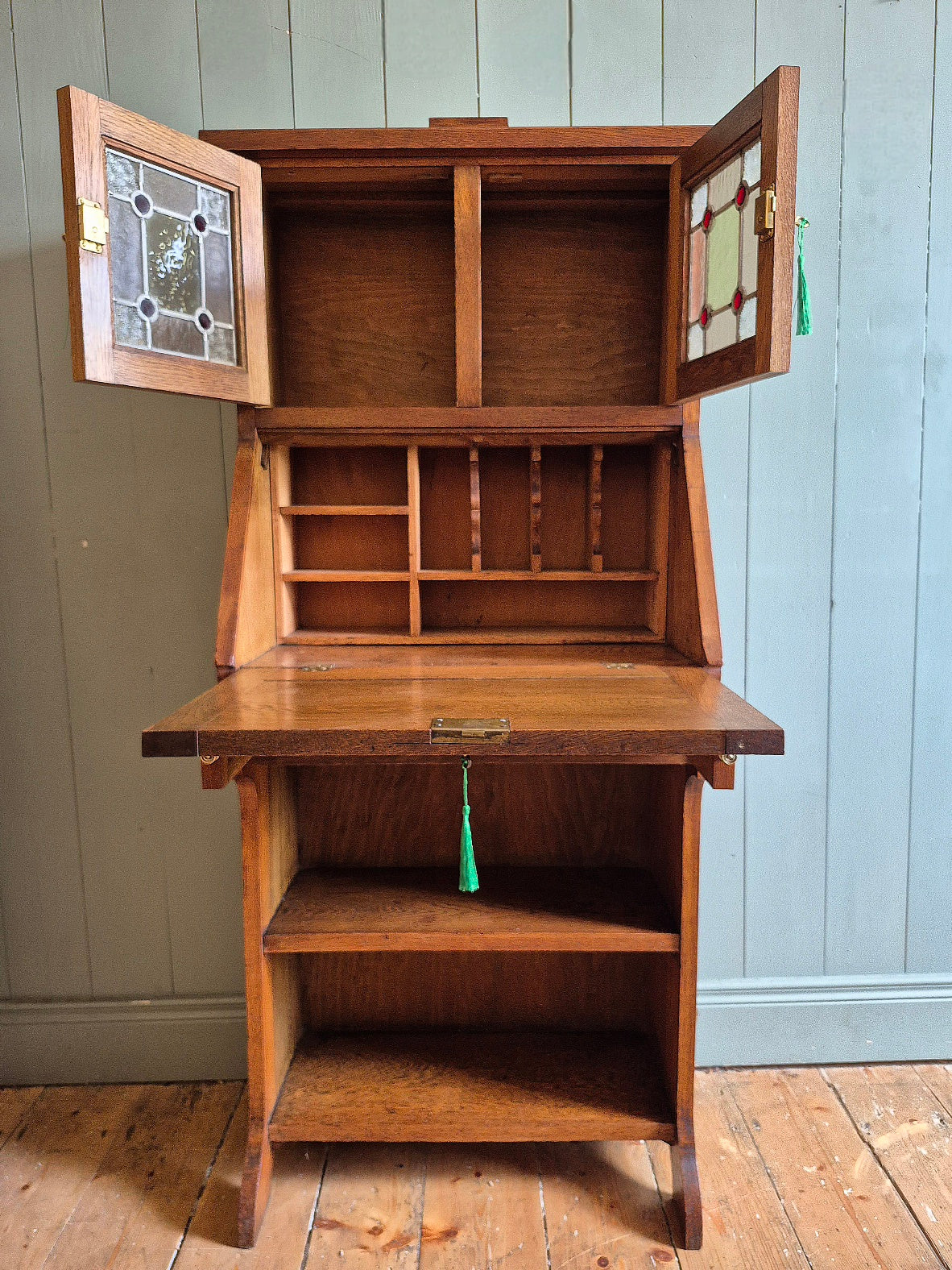 Arts and Crafts Oak Bureau