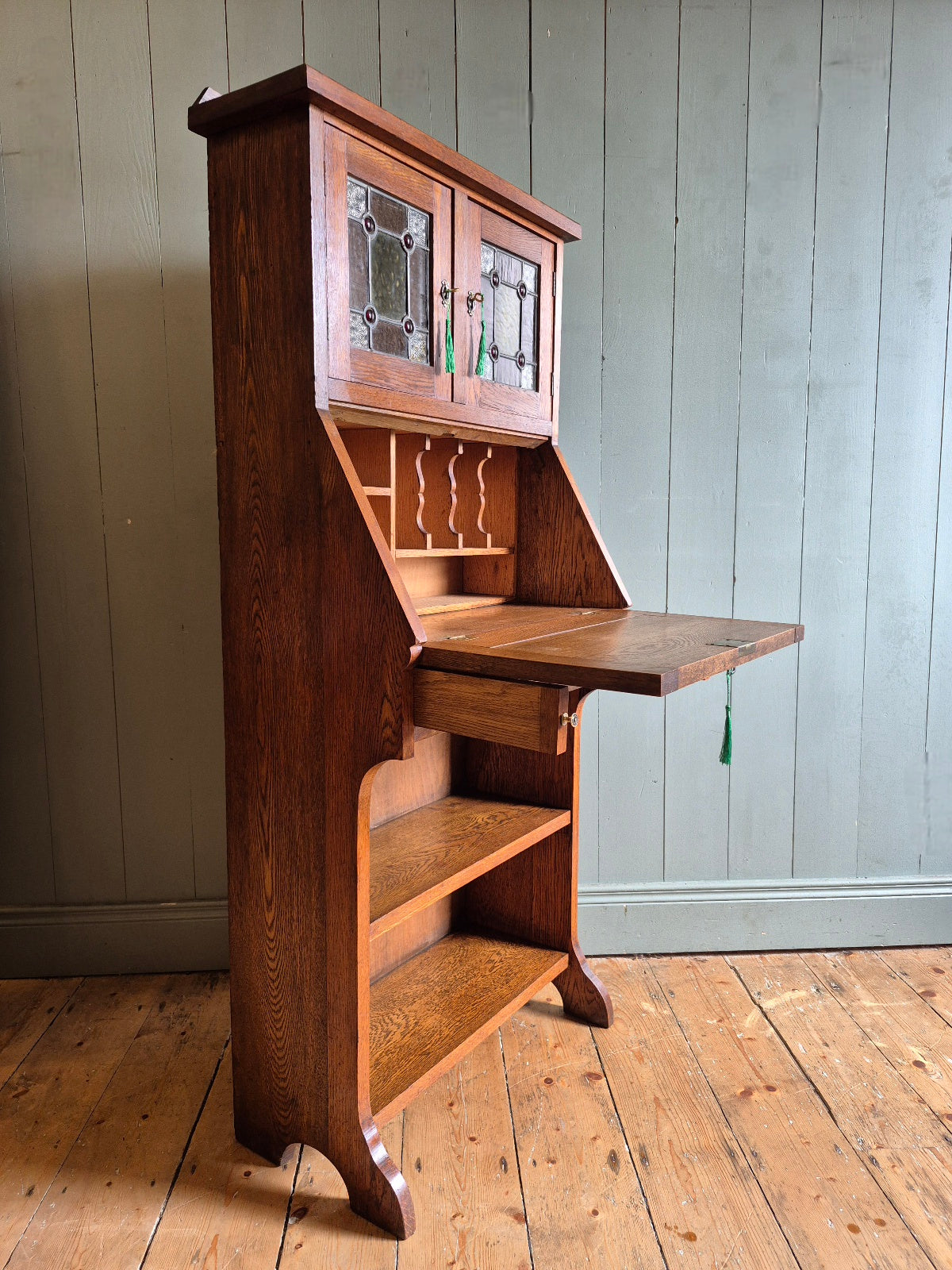 Arts and Crafts Oak Bureau