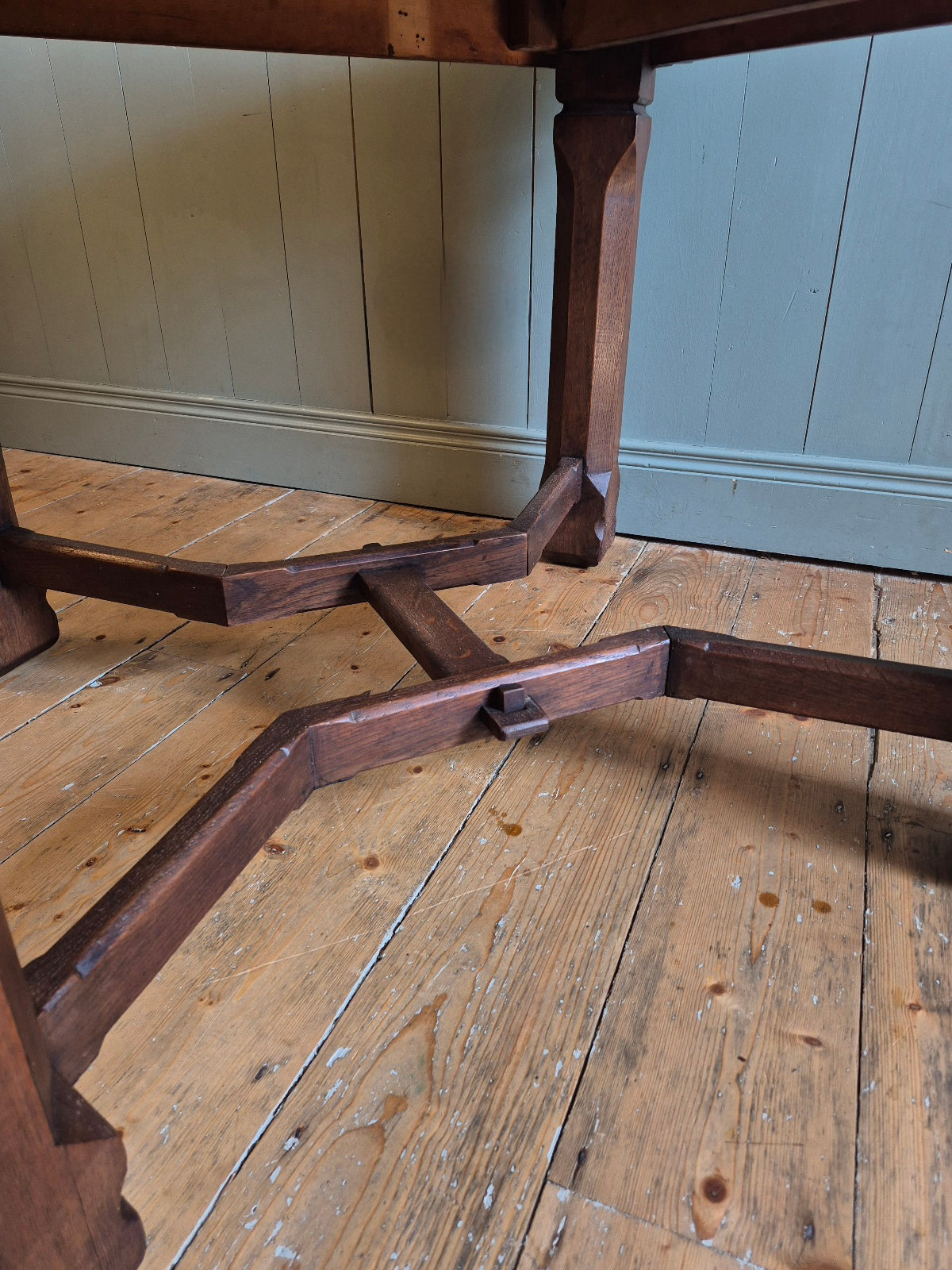 Arts and Crafts Oak Dining Table