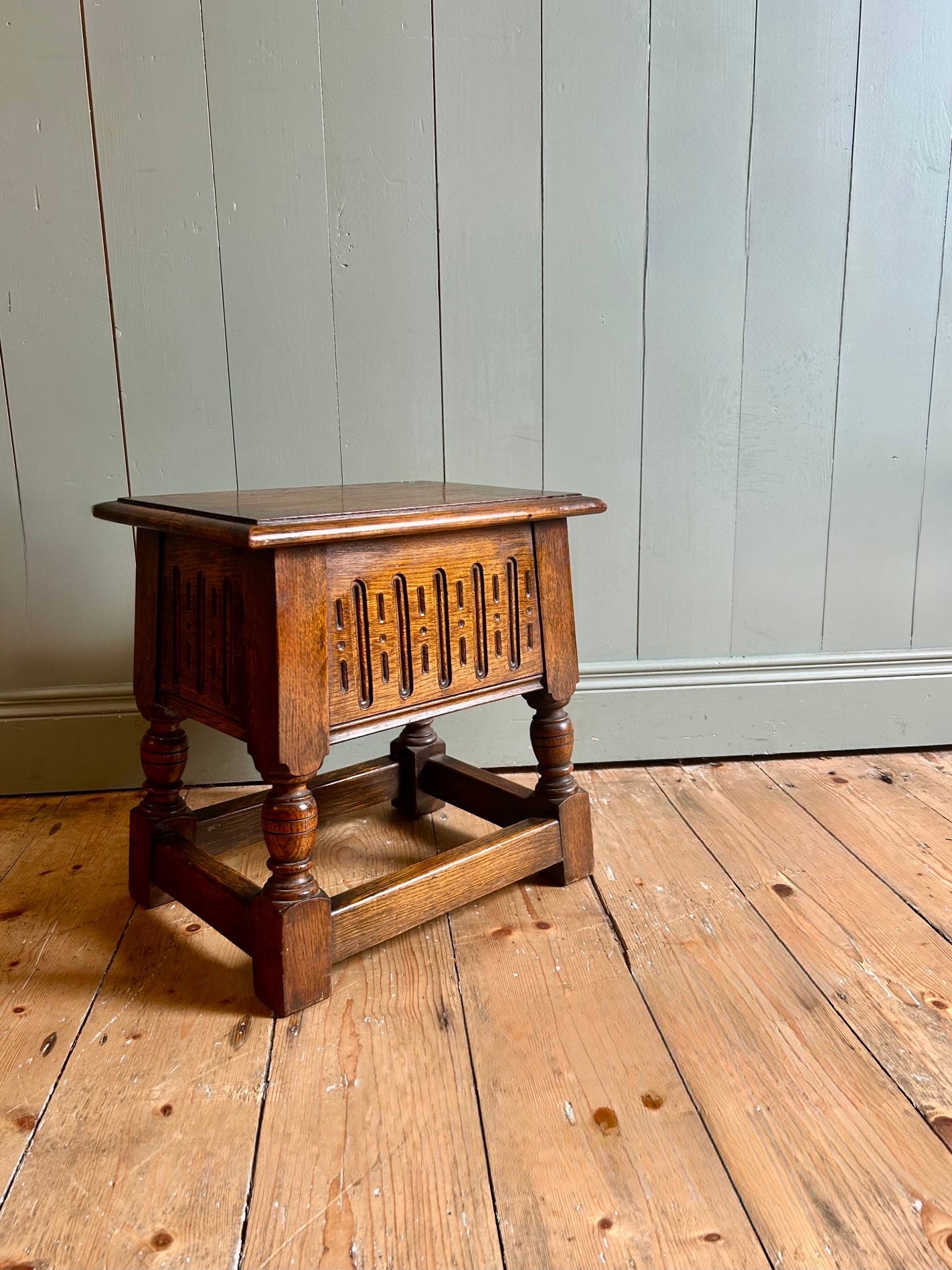 Arts & Crafts Oak Storage Stool