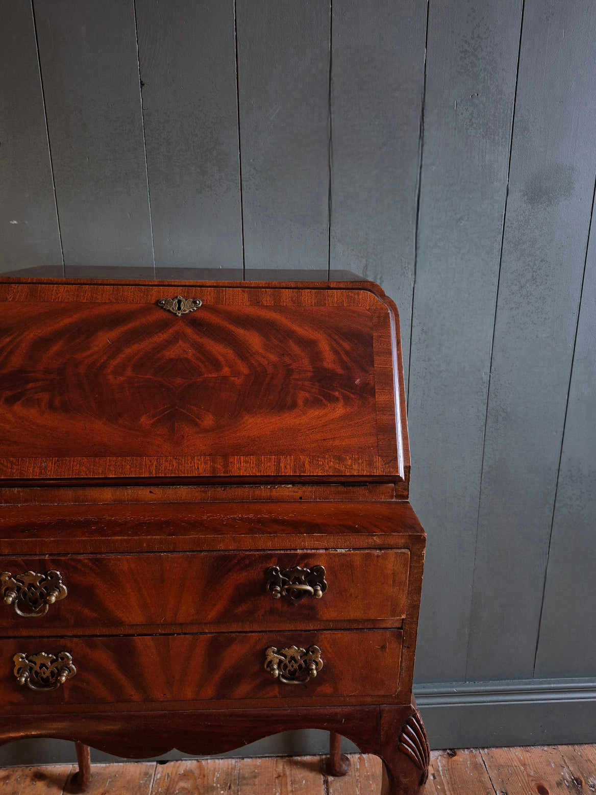 Early 1900's Bureau