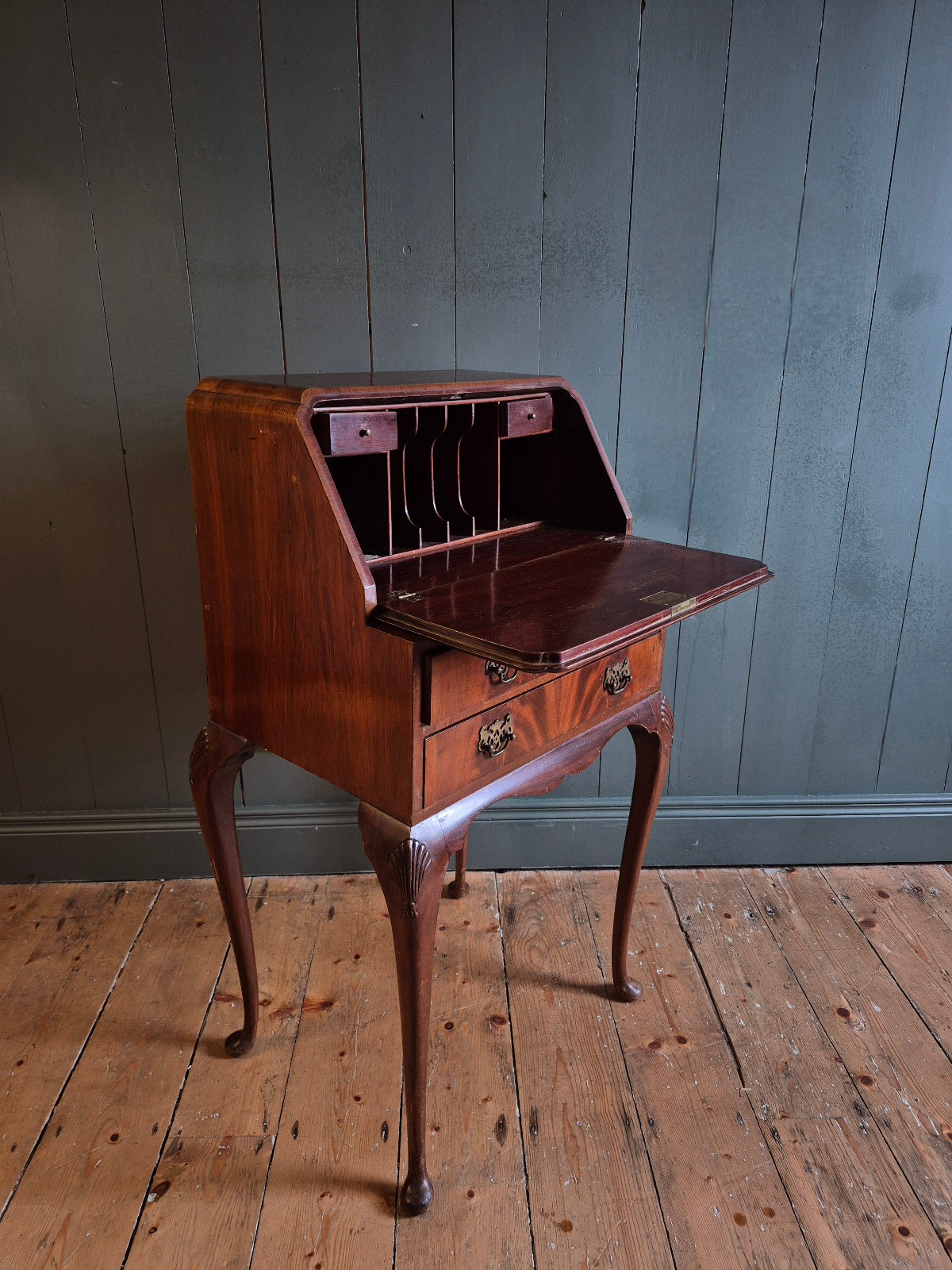 Early 1900's Bureau