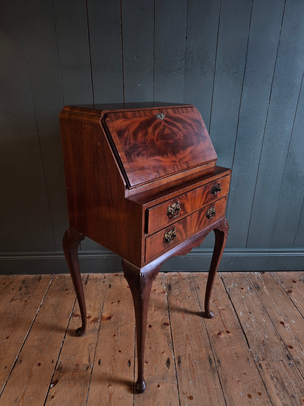 Early 1900's Bureau