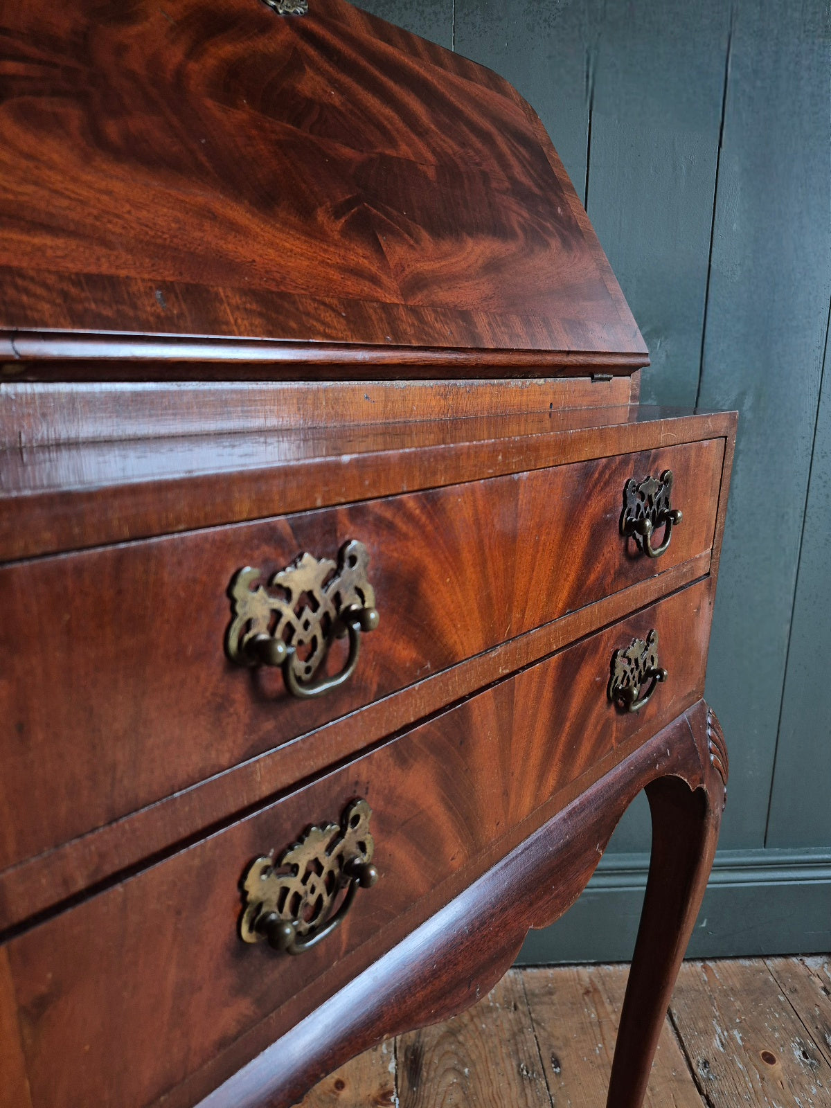 Early 1900's Bureau