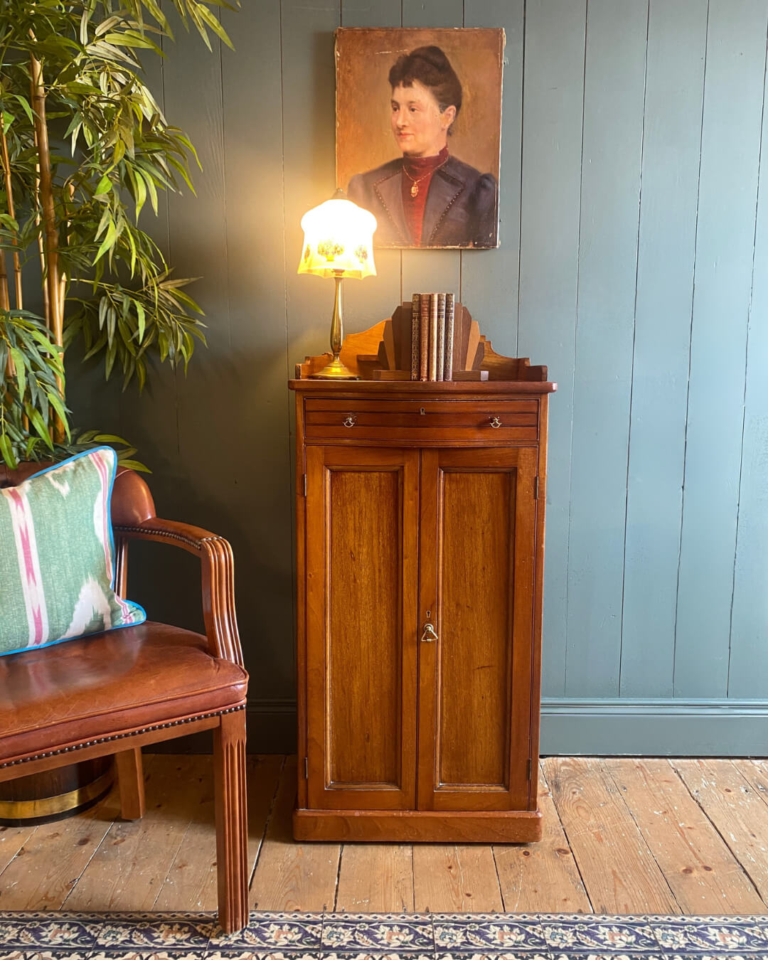 Early 1900s Mahogany Side Cabinet