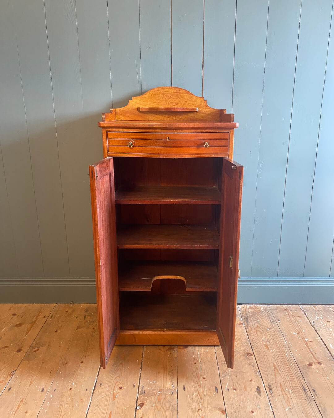 Early 1900s Mahogany Side Cabinet