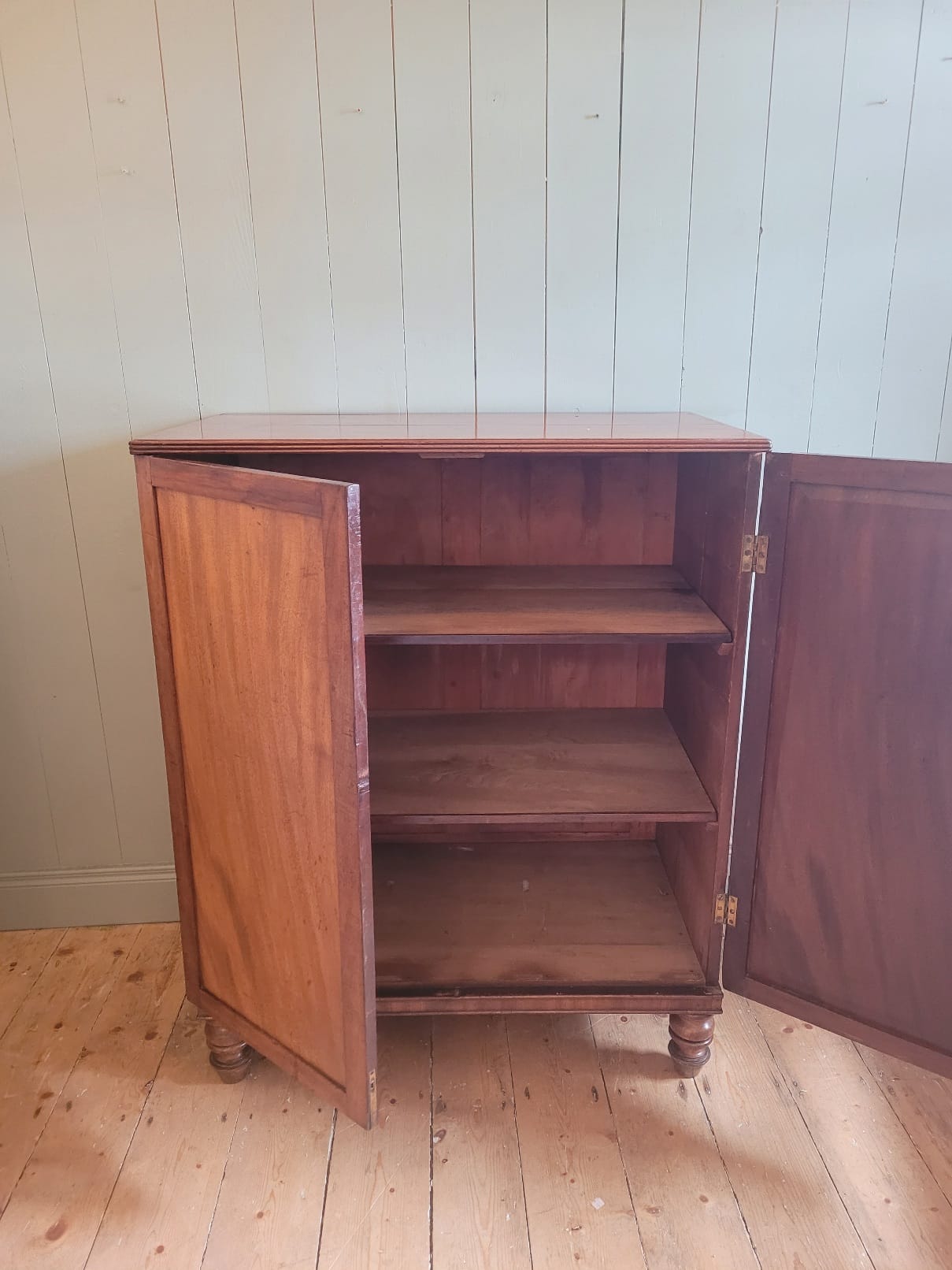 Edwardian Mahogany Cupboard