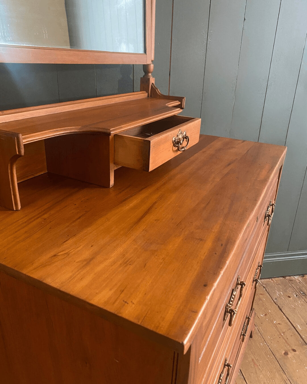 Edwardian Satin Walnut Dressing Chest