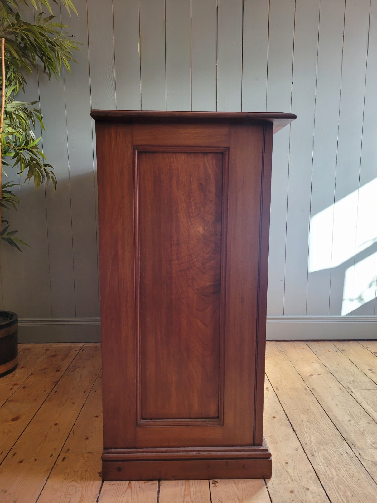 Edwardian Walnut Chest of Drawers