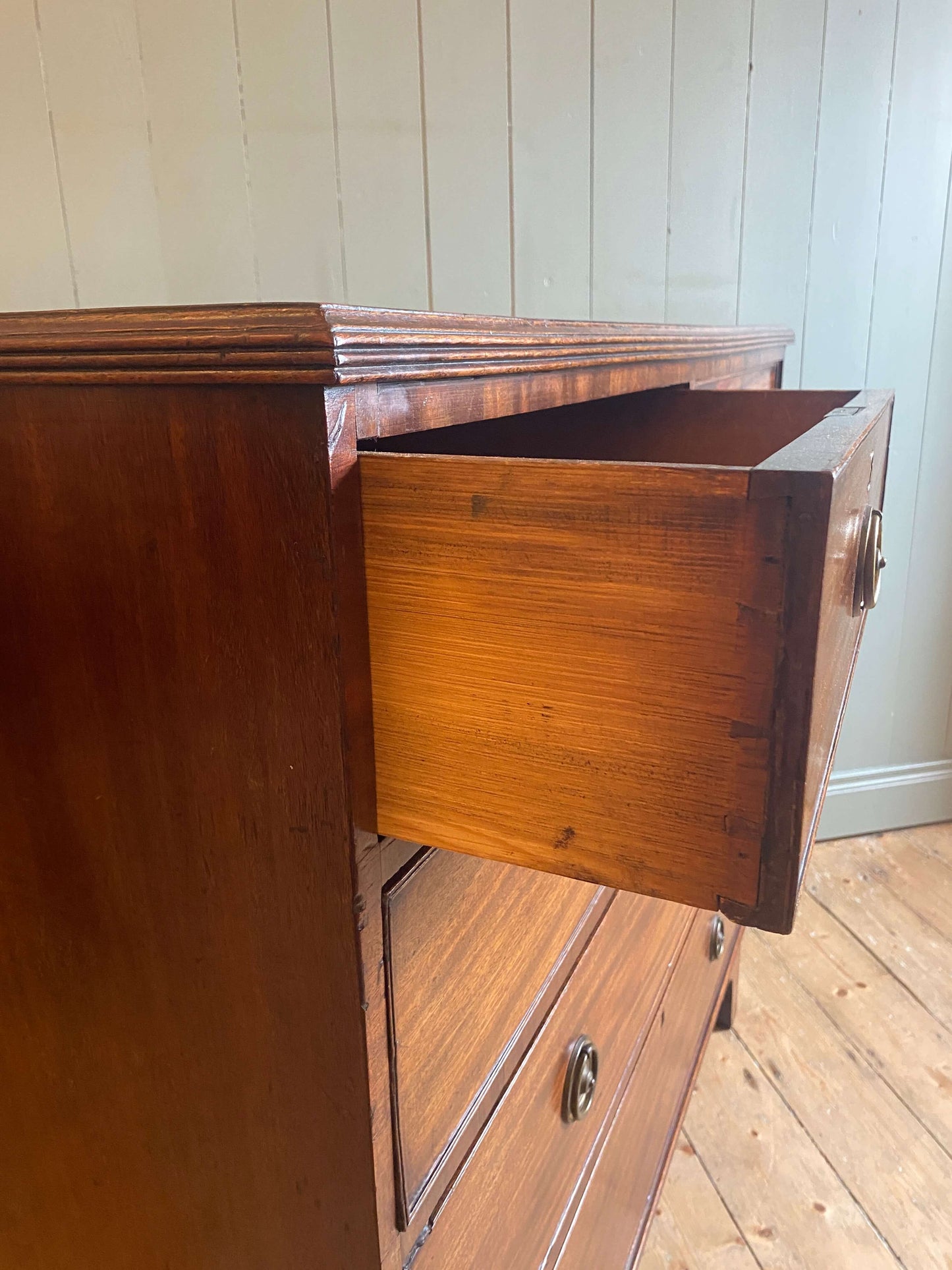 Georgian Mahogany Chest Of Drawers