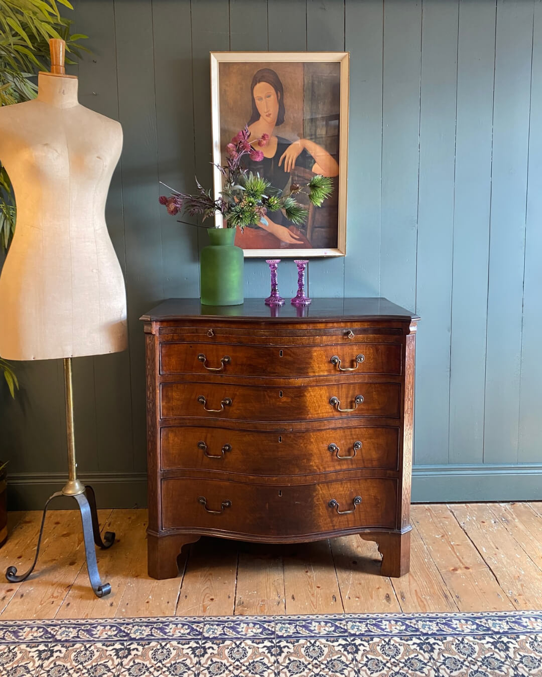Georgian Mahogany Serpentine Chest Of Drawers