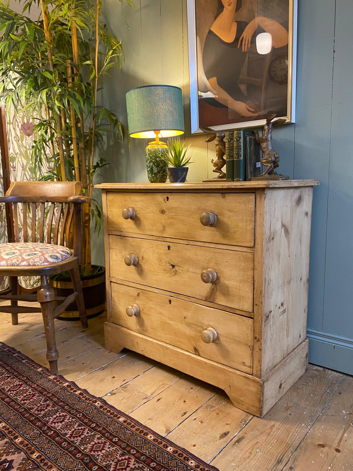 Pine Chest of Drawers