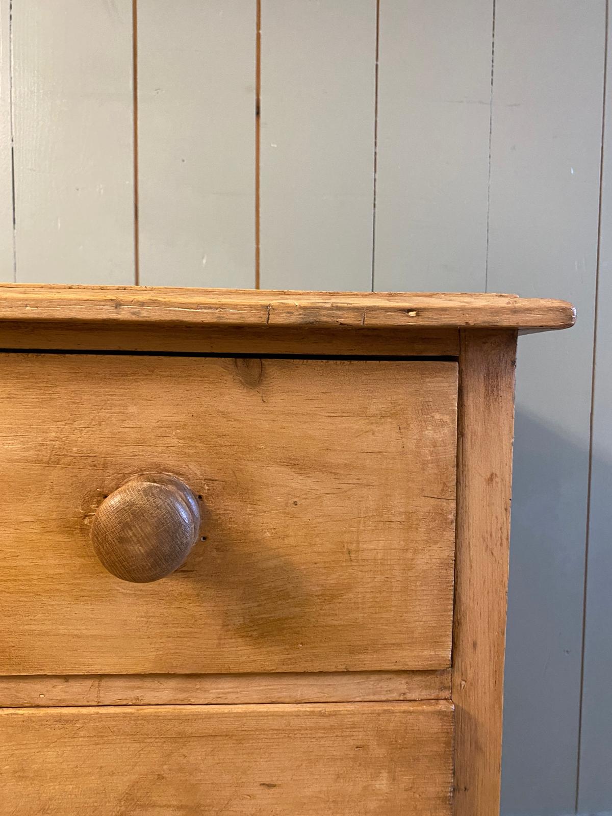 Pine Chest of Drawers