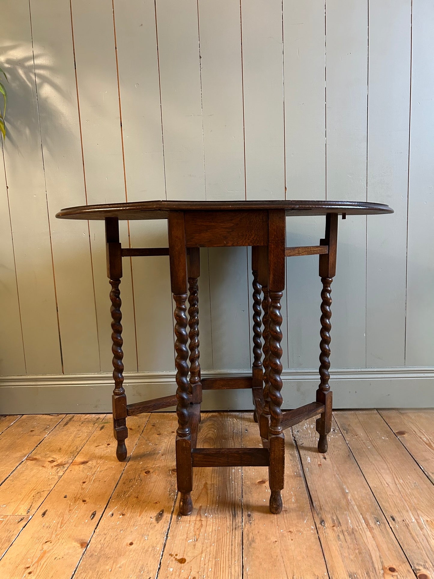 Victorian Oak Drop-Leaf Side Table