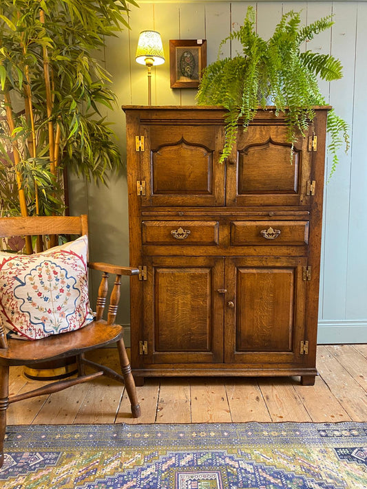 20th Century Solid Oak Wine/Drinks Cabinet