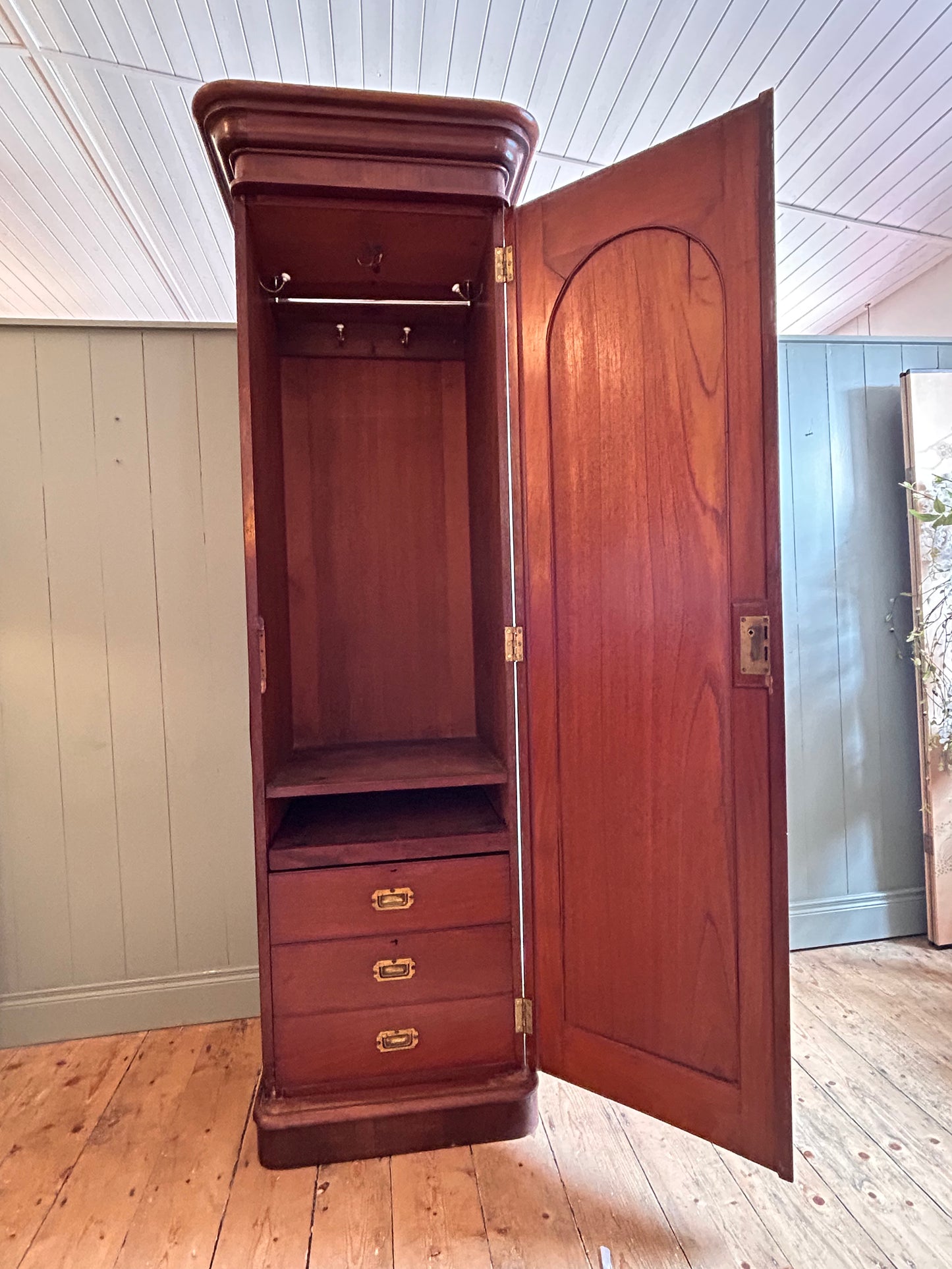 Victorian Mahogany Wardrobe/Cupboard