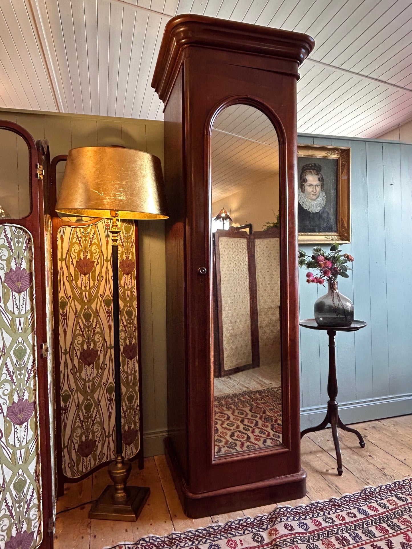 Victorian Mahogany Wardrobe/Cupboard