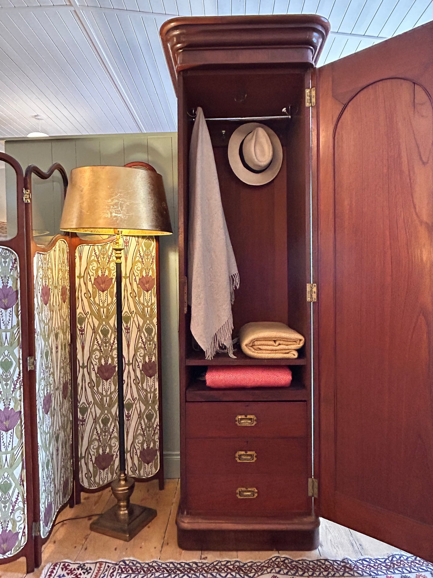 Victorian Mahogany Wardrobe/Cupboard