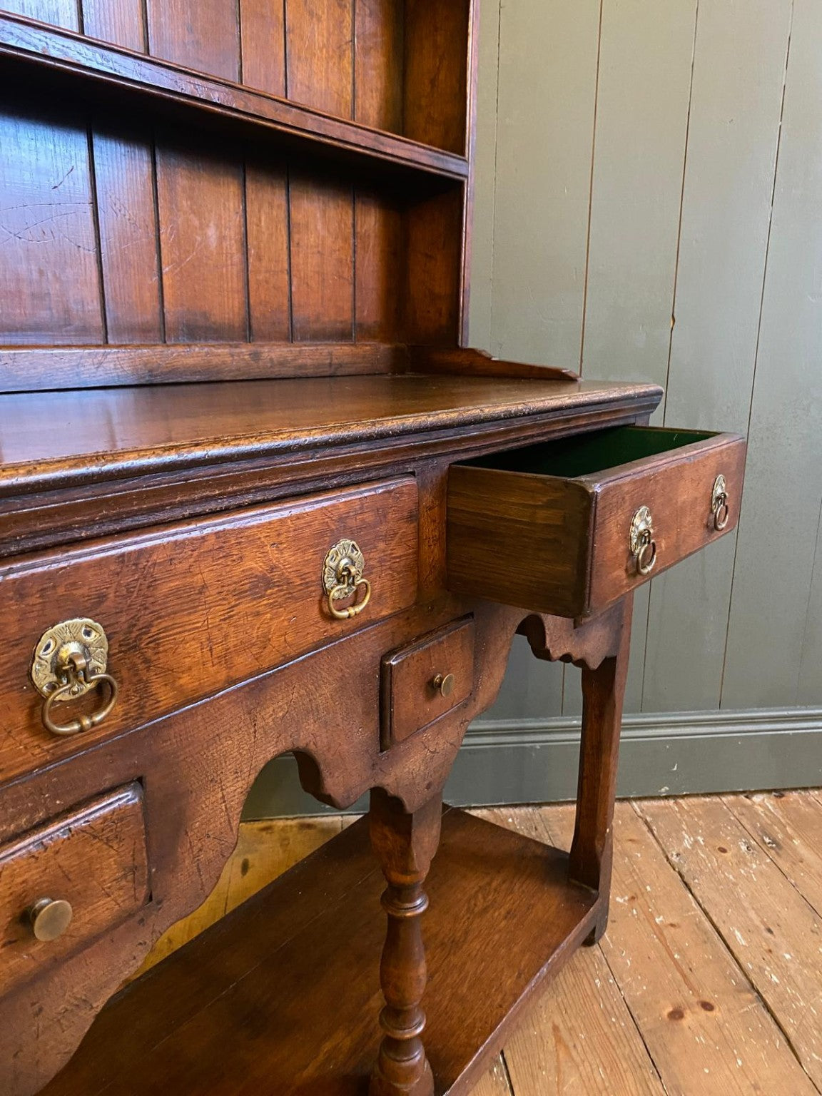 Vintage Oak Ipswich dresser