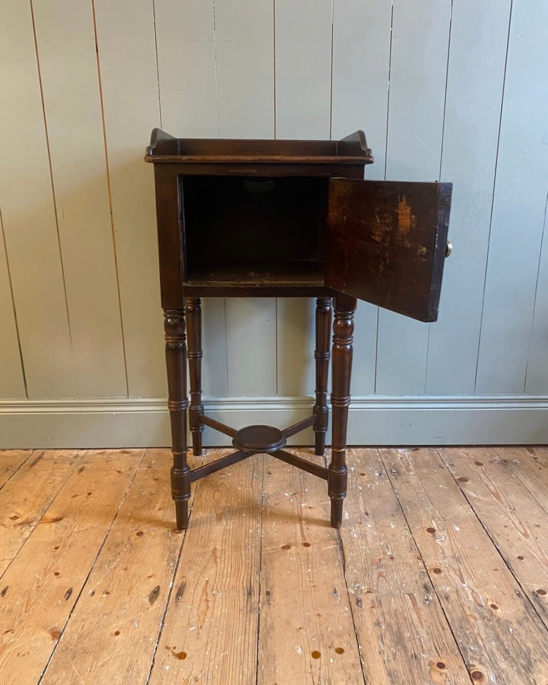 Mid 19th C. Mahogany Nightstand