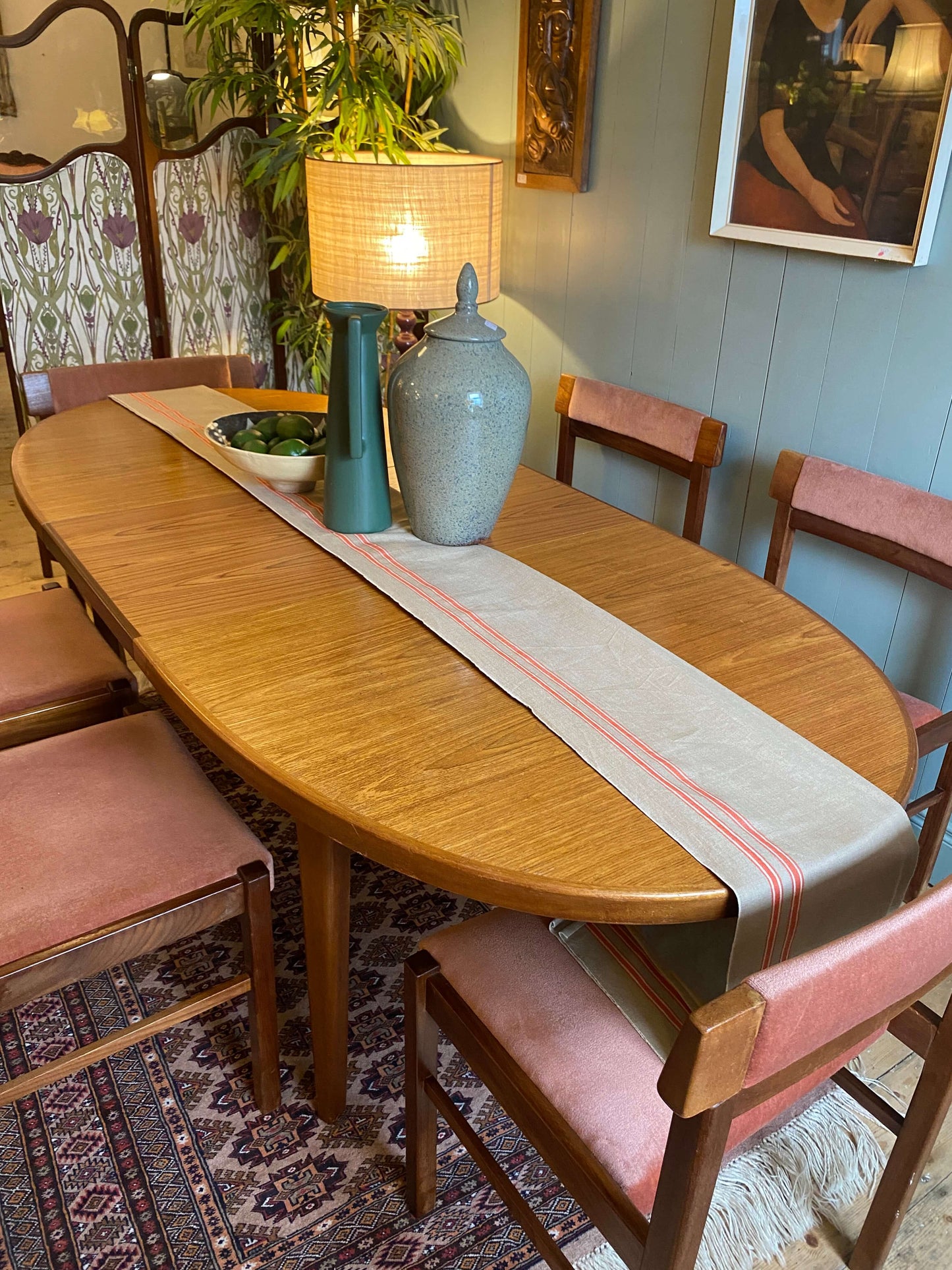 Mid Century Extendable Oval Dining Table and 6 Chair Set