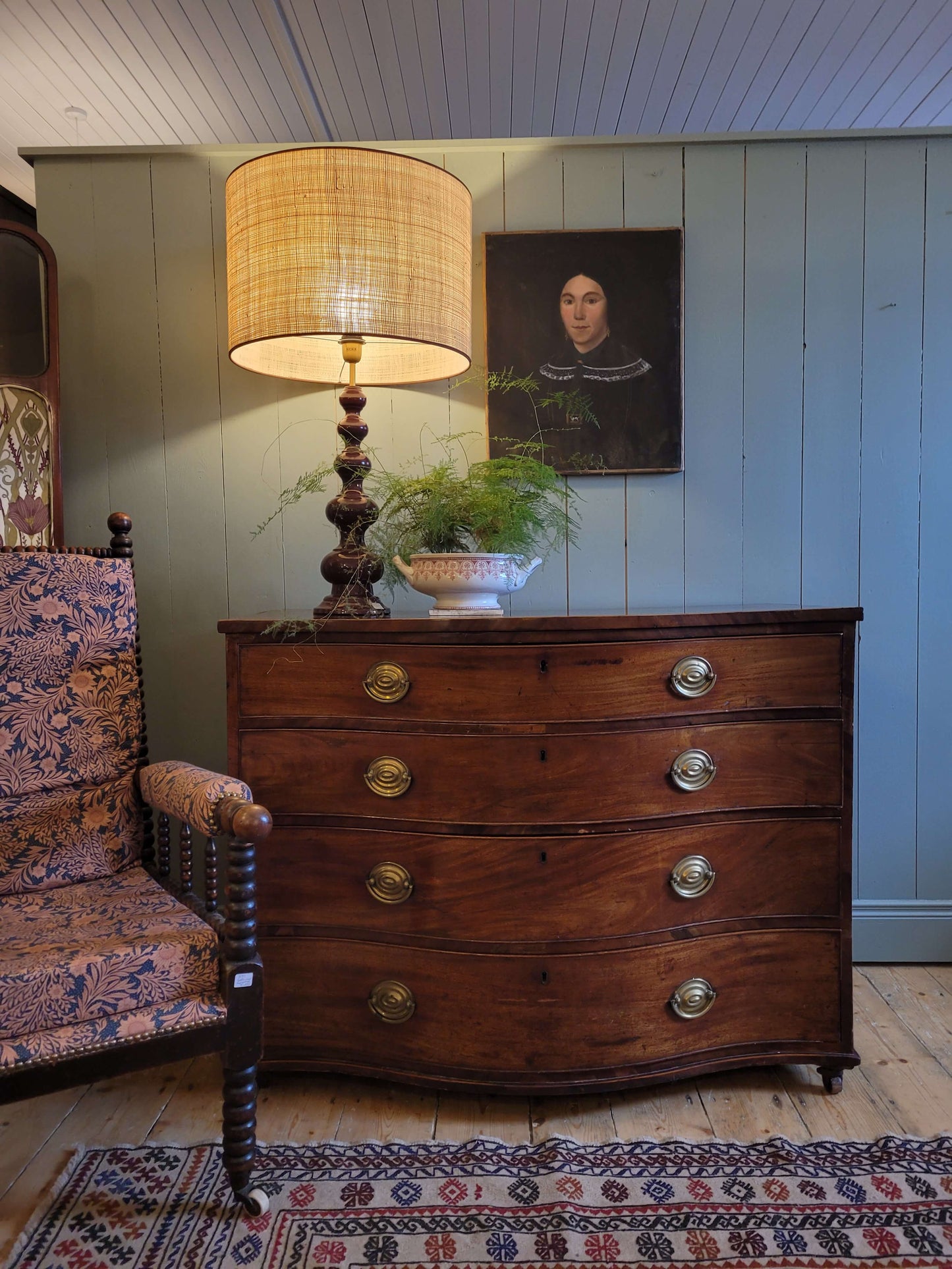 Regency Serpentine Chest of Drawers