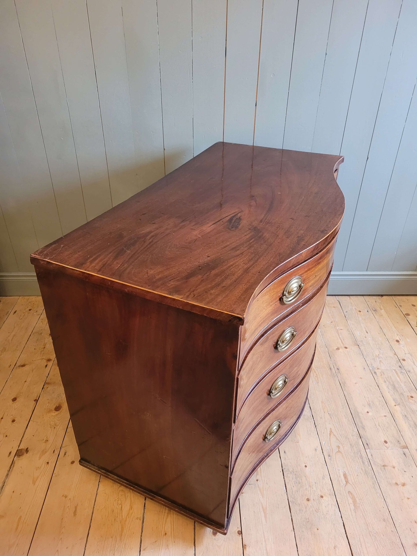 Regency Serpentine Chest of Drawers