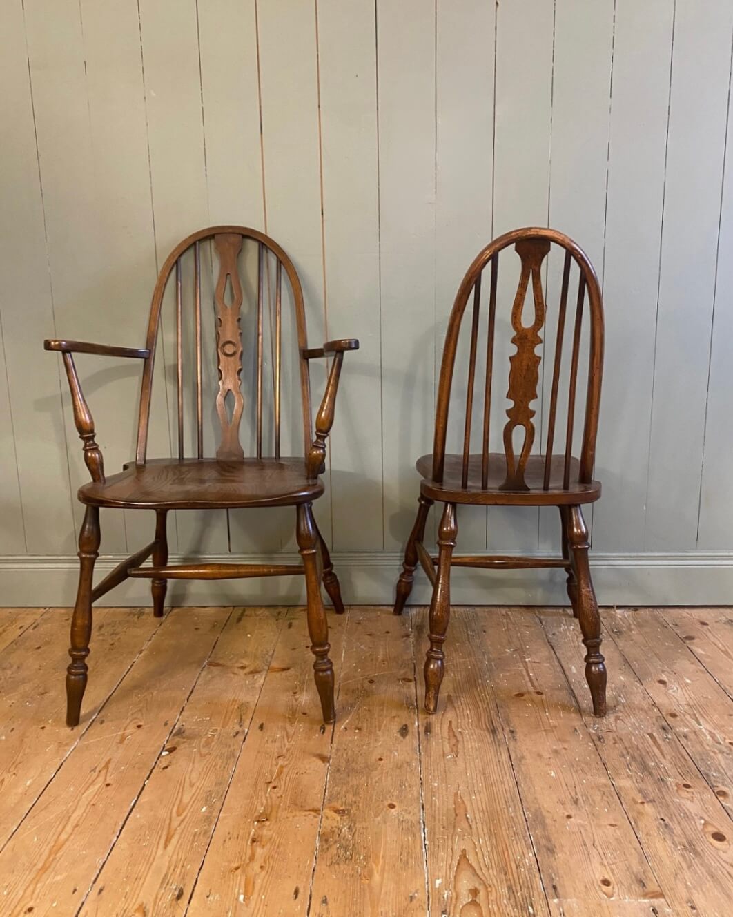 Set Of 6 Windsor Wheel Back Chairs